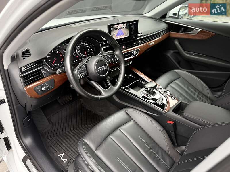 Седан Audi A4 2021 в Львові