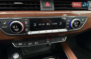 Седан Audi A4 2021 в 