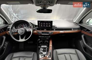 Седан Audi A4 2021 в 