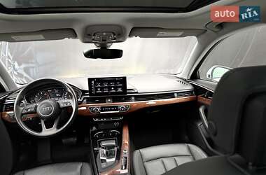 Седан Audi A4 2021 в 