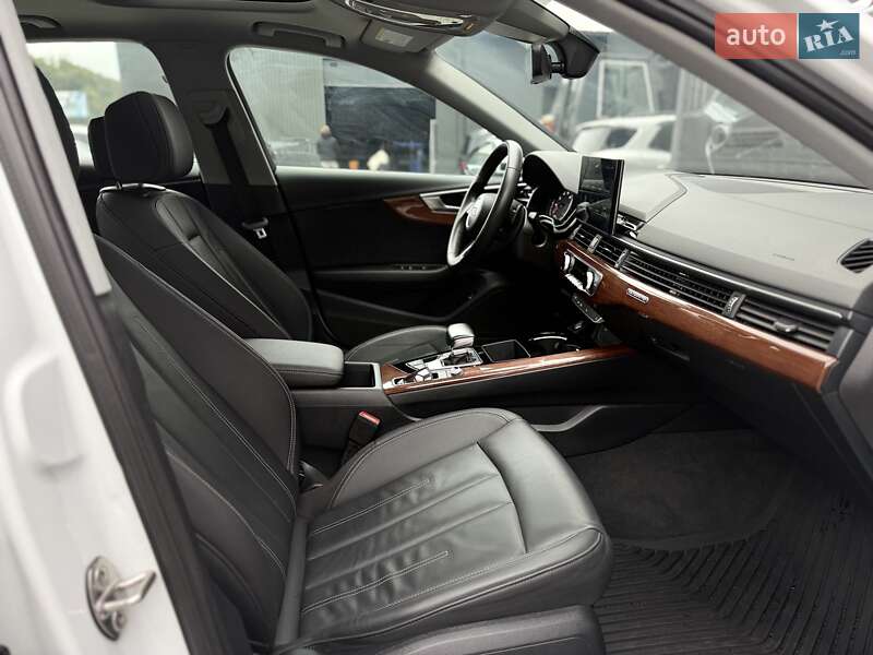 Седан Audi A4 2021 в Львові