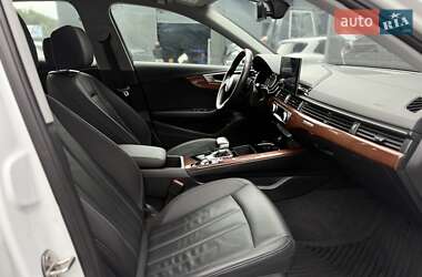 Седан Audi A4 2021 в 