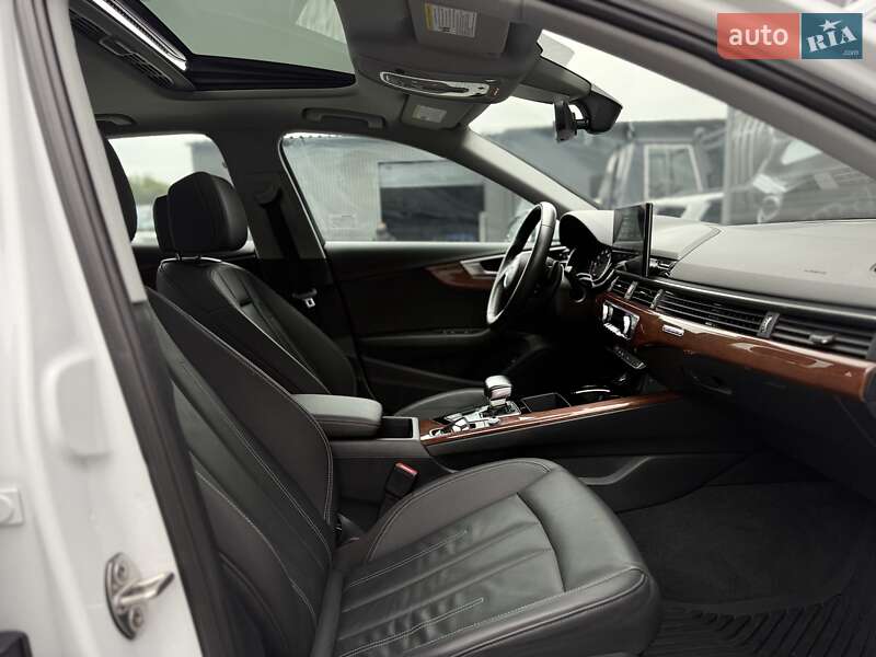 Седан Audi A4 2021 в Львові