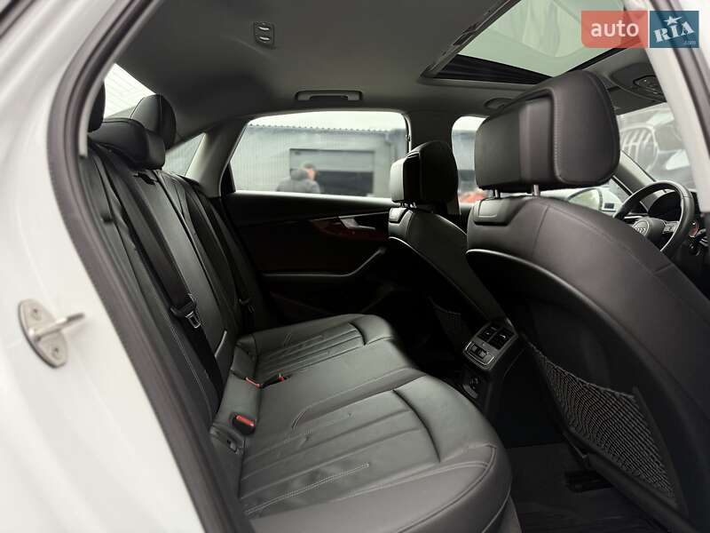 Седан Audi A4 2021 в Львові