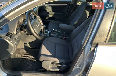 Седан Audi A4 2004 в 