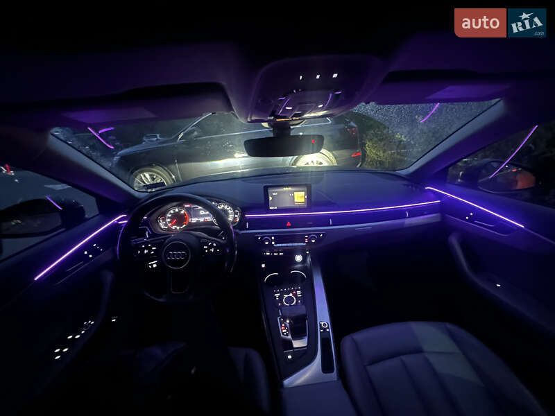Седан Audi A4 2018 в Хмельницком
