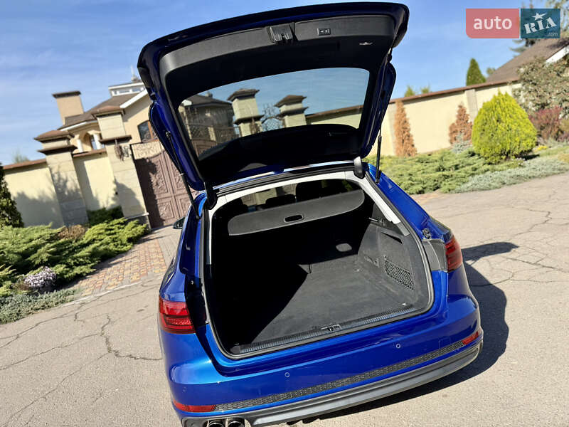 Универсал Audi A4 2016 в Днепре