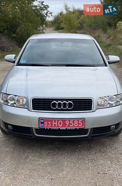 Седан Audi A4 2001 в 