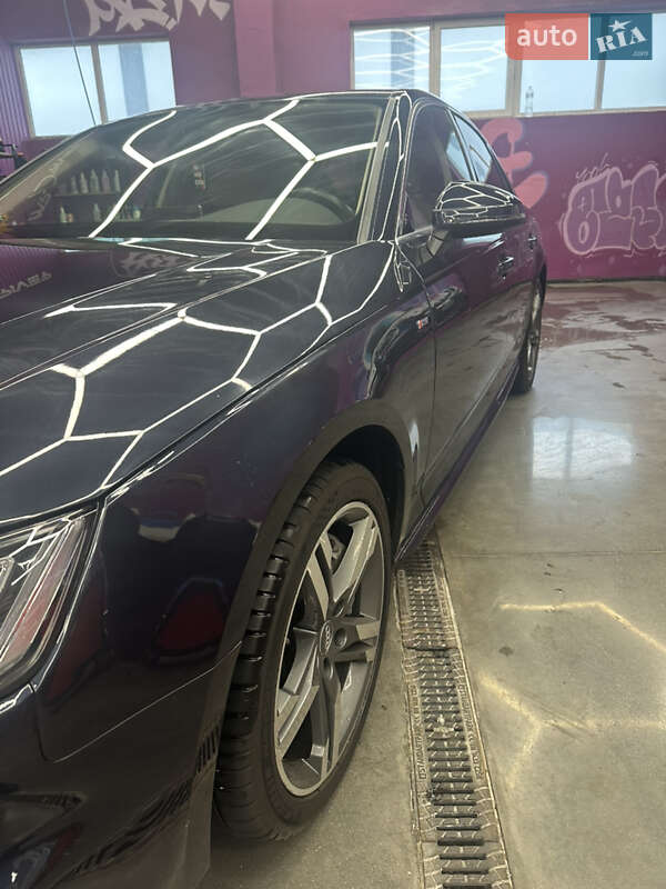 Седан Audi A4 2017 в Киеве