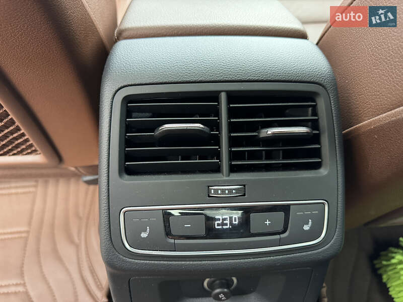 Седан Audi A4 2018 в Киеве