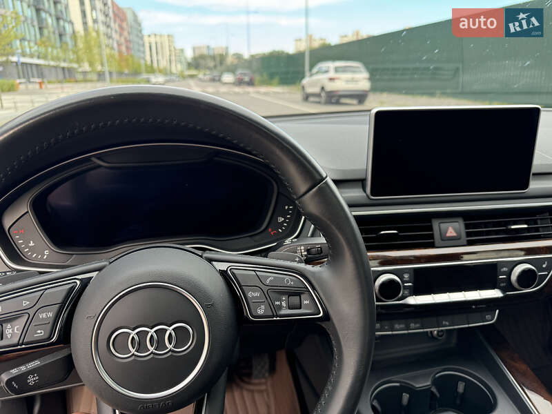 Седан Audi A4 2018 в Киеве