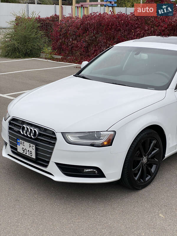 Седан Audi A4 2013 в Києві
