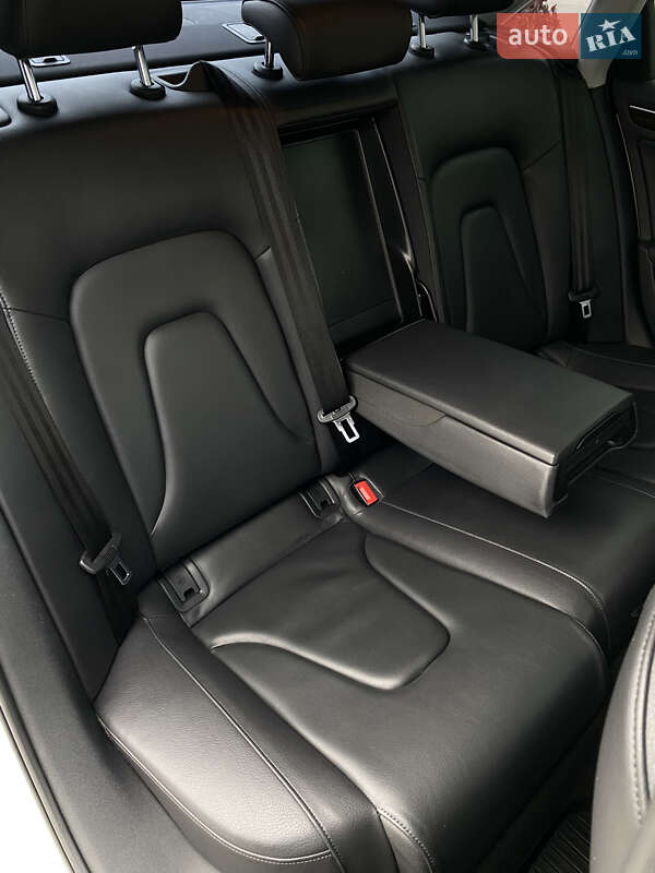 Седан Audi A4 2013 в Києві