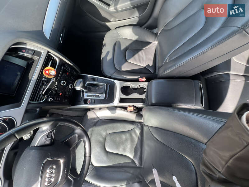Седан Audi A4 2012 в Ирпене