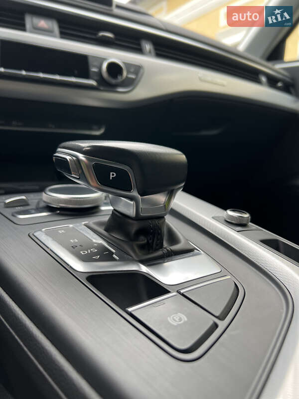 Универсал Audi A4 2018 в Киеве