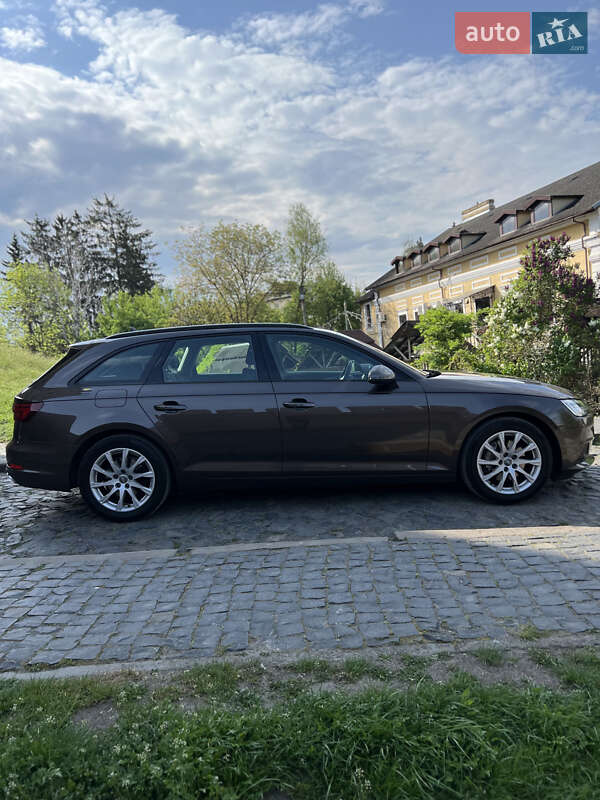 Универсал Audi A4 2018 в Киеве
