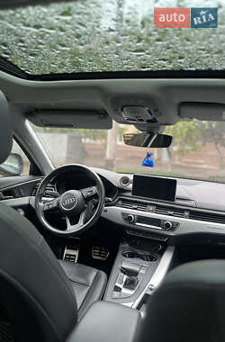 Седан Audi A4 2018 в 