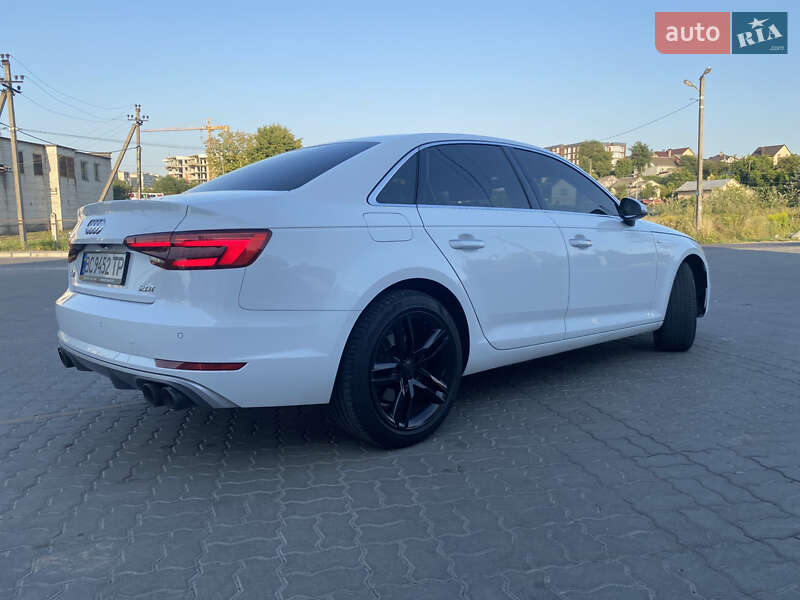 Седан Audi A4 2016 в Львове