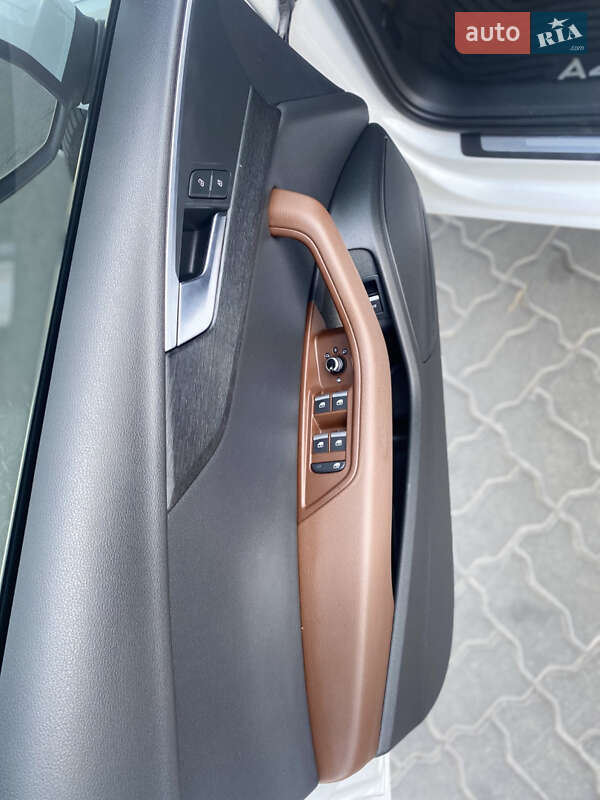 Седан Audi A4 2016 в Львове