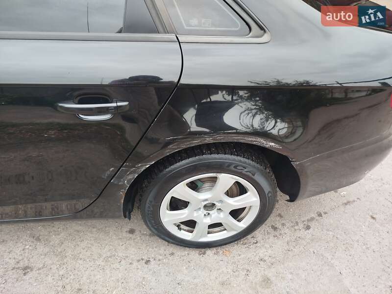 Седан Audi A4 2009 в Чернигове