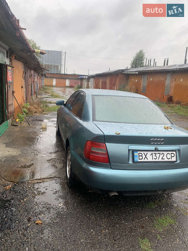 Седан Audi A4 1998 в Хмельницком