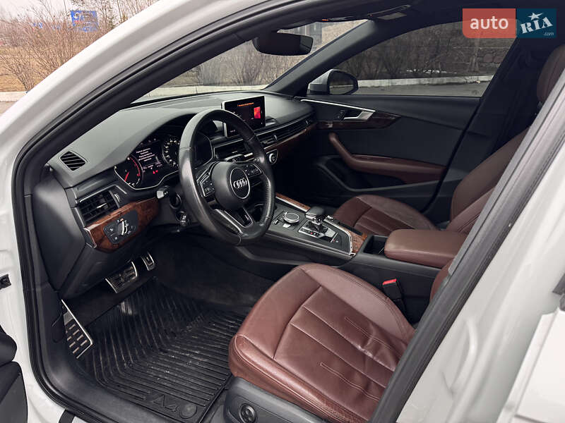 Седан Audi A4 2016 в Житомире