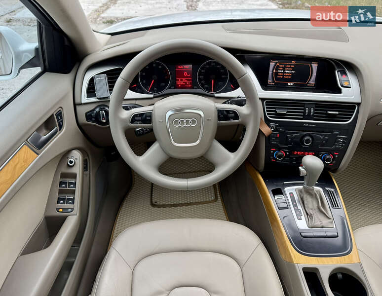 Седан Audi A4 2010 в Киеве