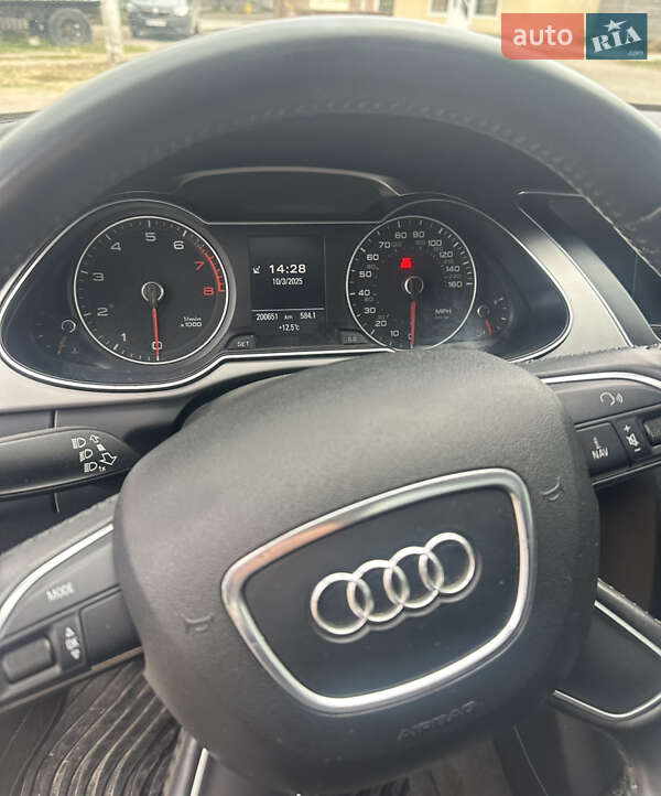 Седан Audi A4 2014 в Тростянце