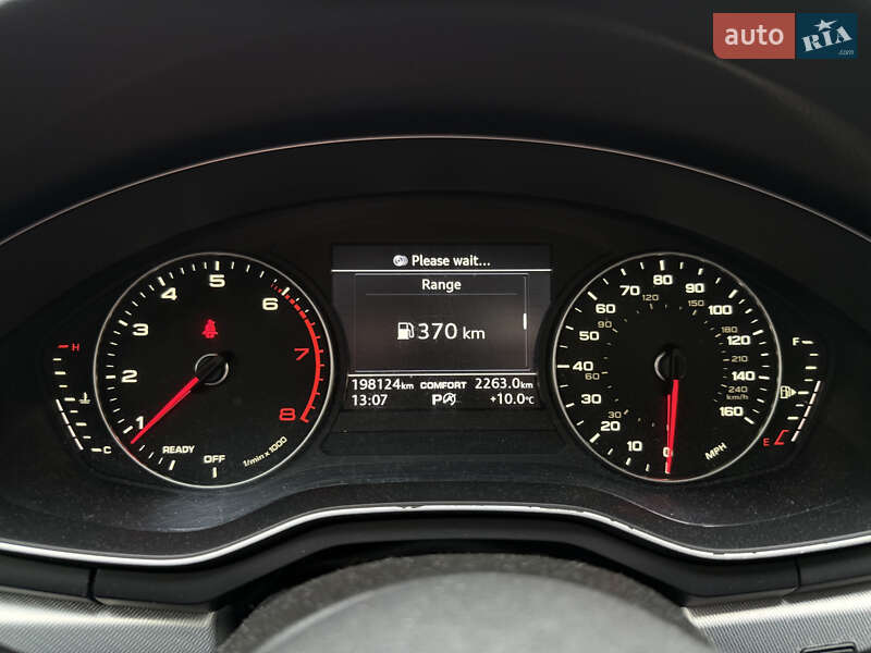 Седан Audi A4 2017 в Киеве