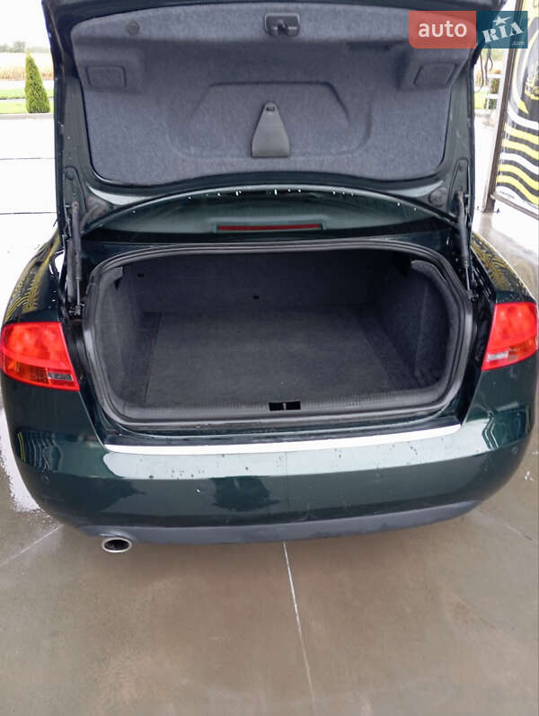Седан Audi A4 2007 в Липовце