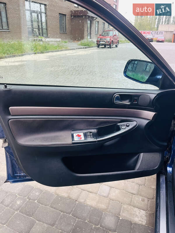 Универсал Audi A4 1999 в Нетешине