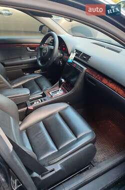 Седан Audi A4 2004 в 