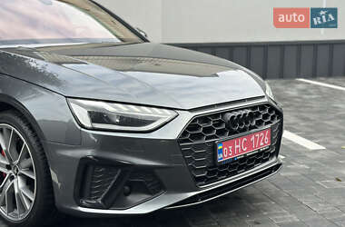 Универсал Audi A4 2022 в 