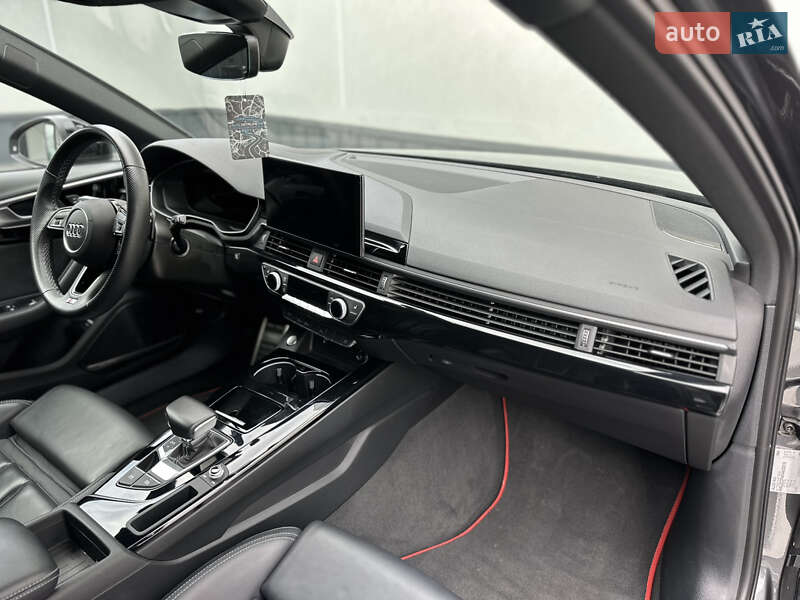 Универсал Audi A4 2022 в Ровно
