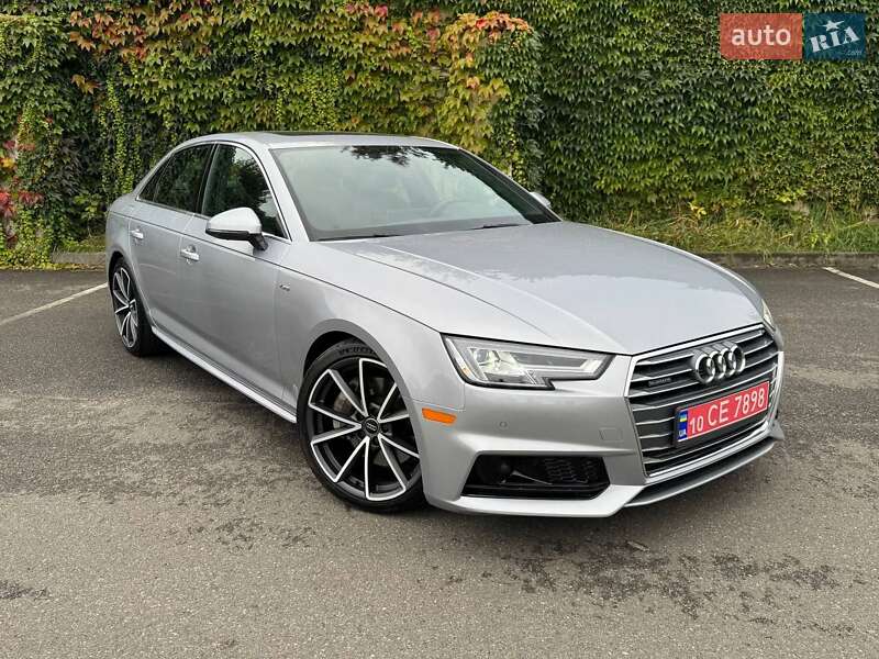 Седан Audi A4 2018 в 