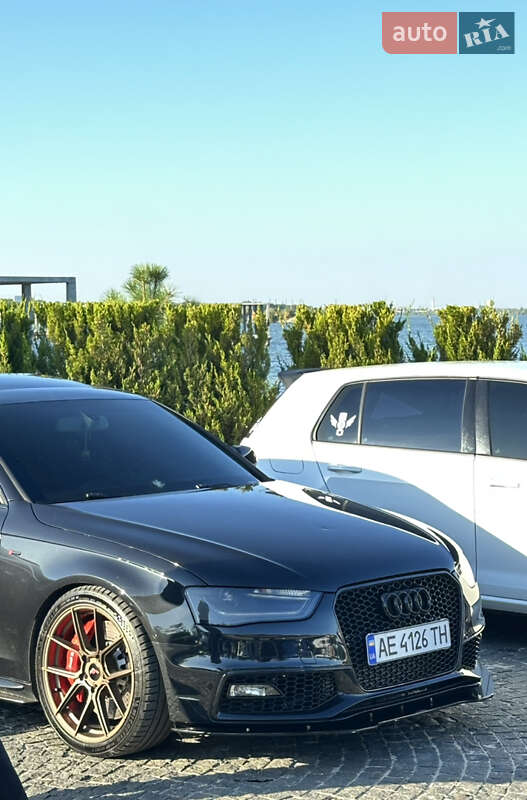 Седан Audi A4 2014 в Днепре