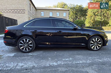 Седан Audi A4 2018 в 