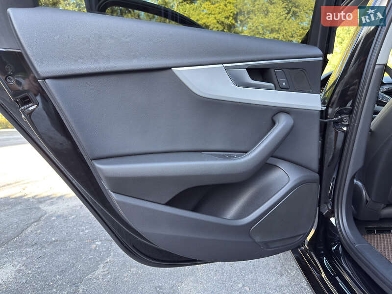 Седан Audi A4 2018 в Киеве фото 34 Седан Audi A4 2018 в Киеве