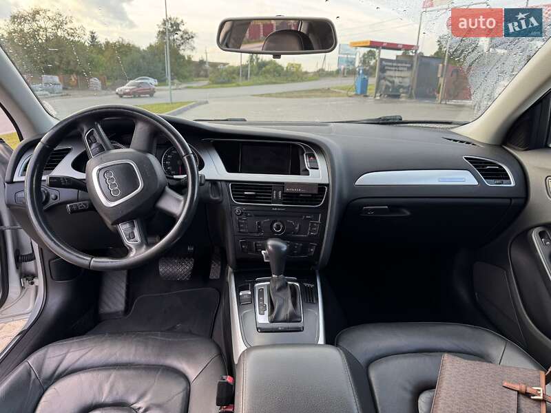 Седан Audi A4 2010 в Львове