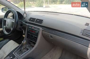 Седан Audi A4 2001 в 