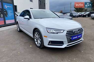 Седан Audi A4 2018 в 