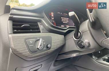 Седан Audi A4 2018 в 
