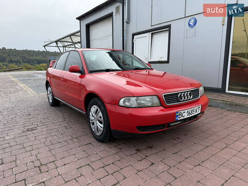 Седан Audi A4 1995 в 