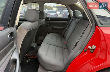 Седан Audi A4 1995 в 