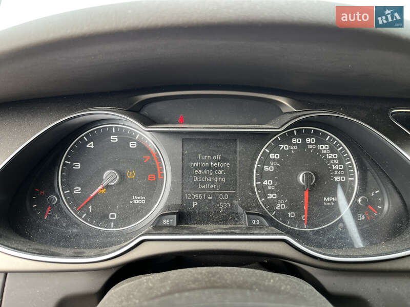 Седан Audi A4 2013 в Львове