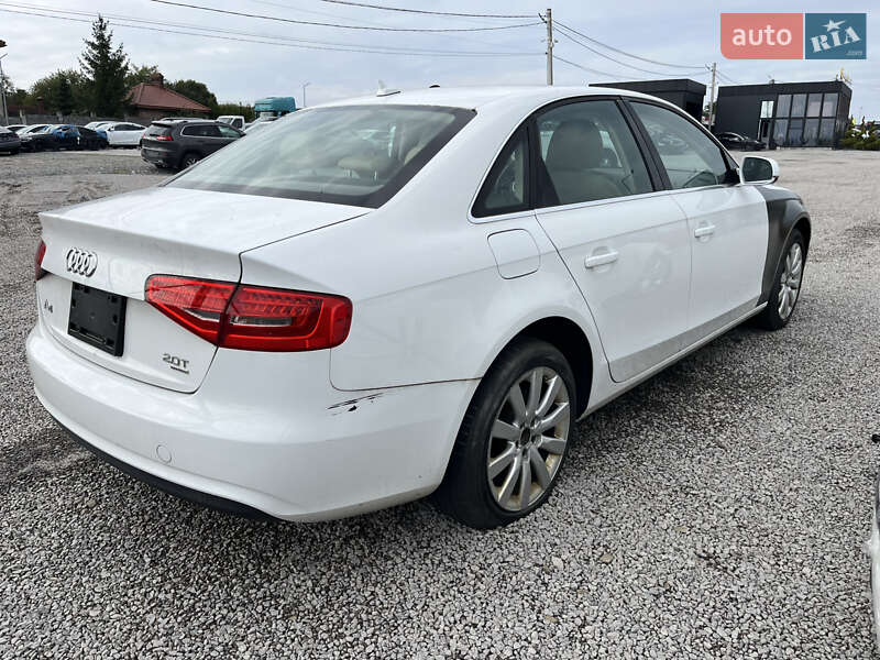 Седан Audi A4 2013 в Львове