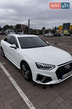Седан Audi A4 2022 в 