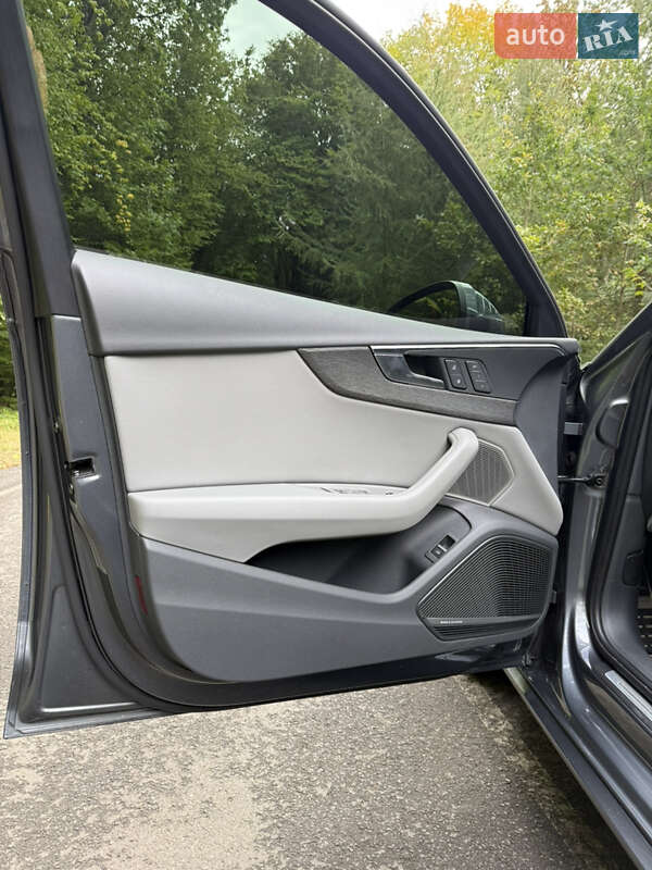 Седан Audi A4 2017 в Луцке