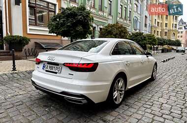 Седан Audi A4 2022 в 