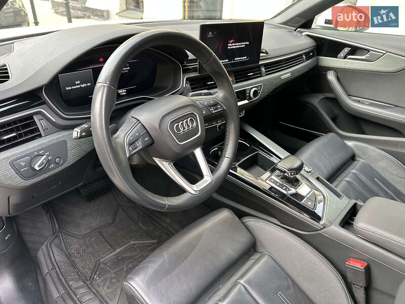 Седан Audi A4 2022 в Киеве